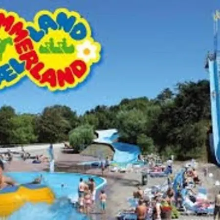 Feriehus Cozy By The Sea