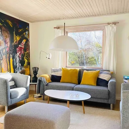 Feriehus Cozy By The Sea *